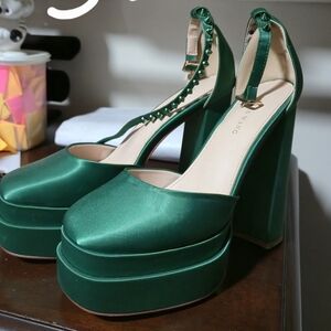 Chic Green Platform Heels